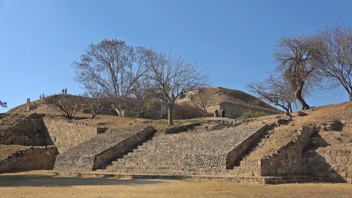 ruinas mayas monte albán en oaxaca